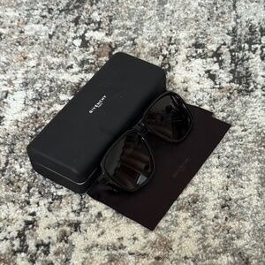Givenchy GV 7121/S Sunglasses